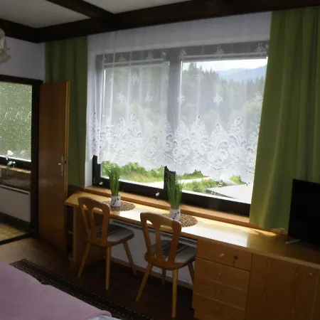 Gaestehaus Am Walde - Familie Troller Konukevi 3*