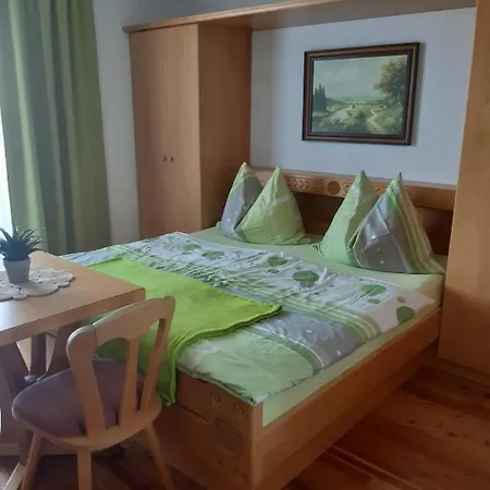 Konukevi Gaestehaus Am Walde - Familie Troller Ledenitzen