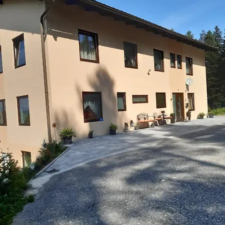 Gastehaus Am Walde - Familie Troller *