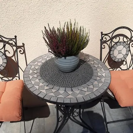 Konukevi Gaestehaus Am Walde - Familie Troller