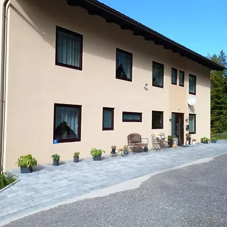 Gaestehaus Am Walde - Familie Troller Konukevi