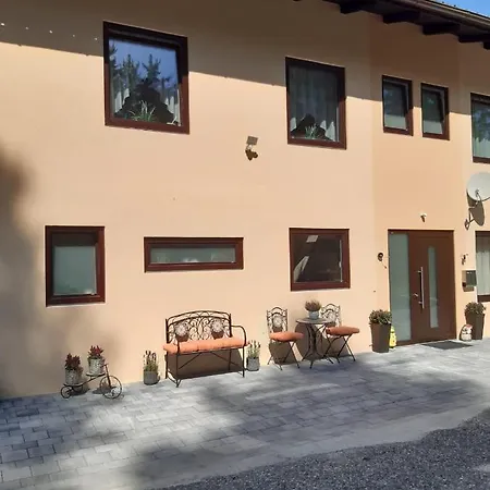 Gaestehaus Am Walde - Familie Troller Konukevi 3*